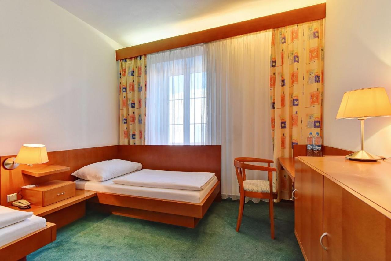 Hotel Popelka - Prague — Photos 2